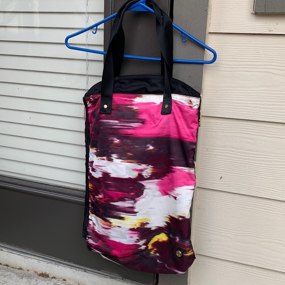 Lululemon Bring It Om Tote Black Berry Pink Yoga
